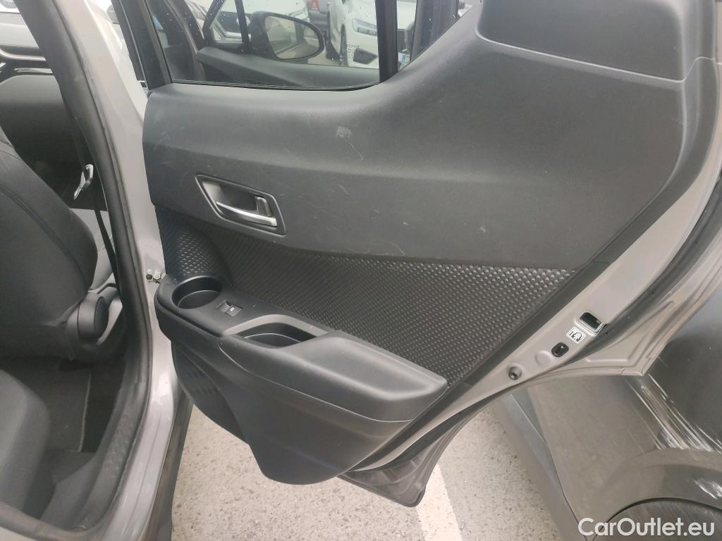  Toyota  C-HR TOYOTA  / 2016 / 5P / todoterreno 1.8 125H Advance (CX) #18