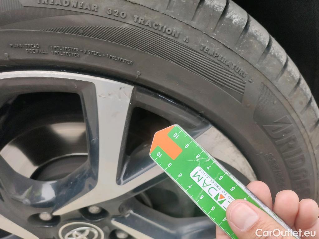  Toyota  C-HR TOYOTA  / 2016 / 5P / todoterreno 1.8 125H Advance (CX) #4