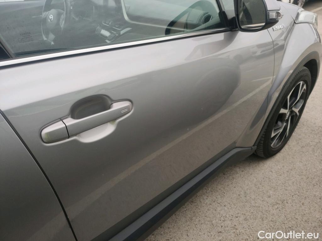  Toyota  C-HR TOYOTA  / 2016 / 5P / todoterreno 1.8 125H Advance (CX) #10