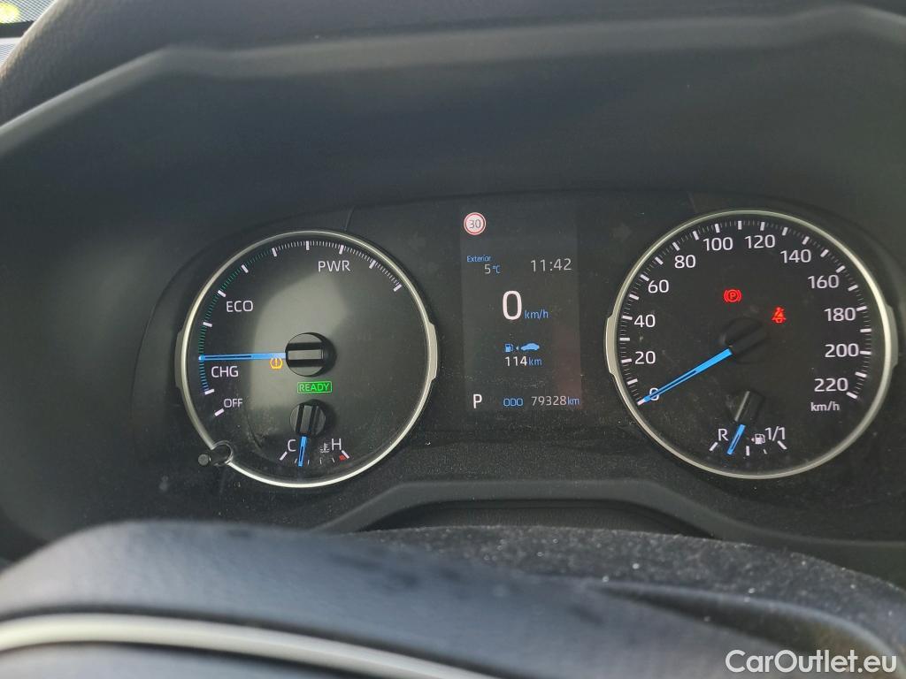  Toyota  RAV4 TOYOTA  / 2018 / 5P / todoterreno 2.5l 220H Business #32