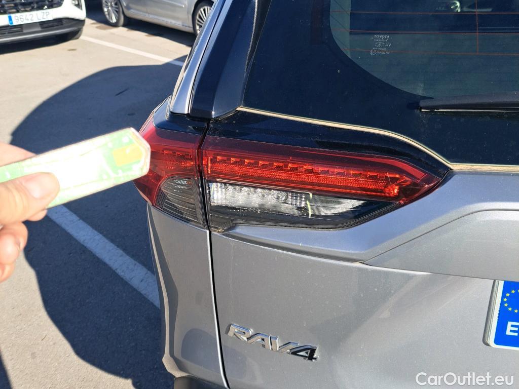  Toyota  RAV4 TOYOTA  / 2018 / 5P / todoterreno 2.5l 220H Business #1