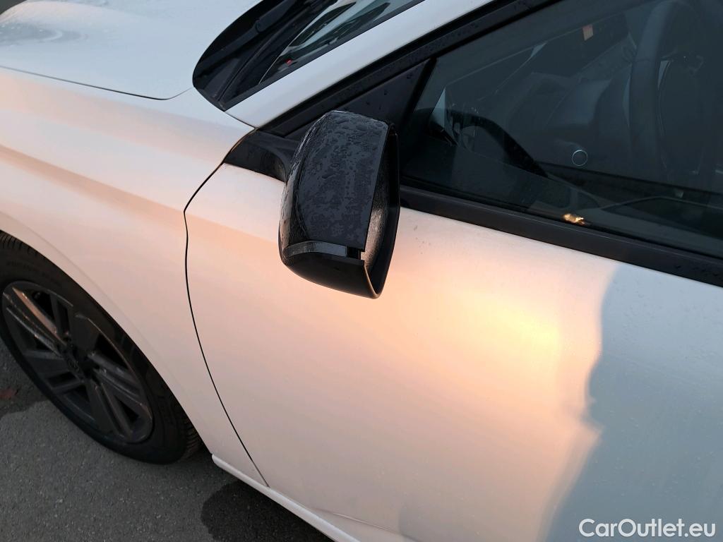  Peugeot  308 PEUGEOT  / 2021 / 5P / berlina con portón 5P Active Pack BlueHDi 130 S&S MAN #19