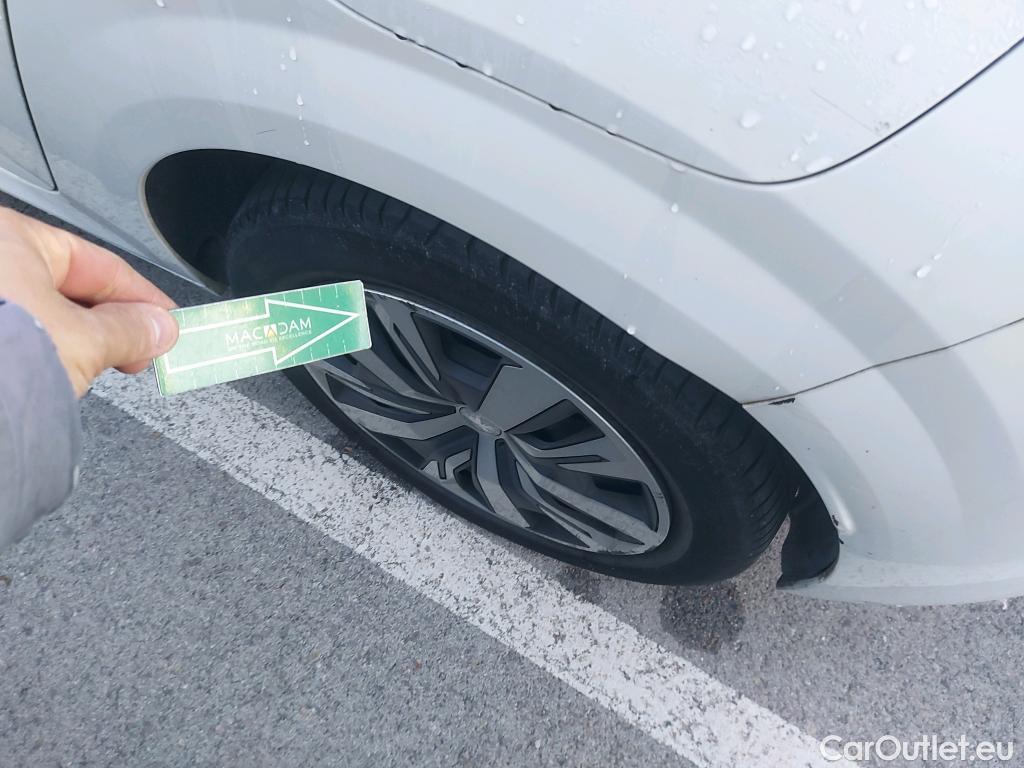  Peugeot  208 PEUGEOT  / 2019 / 5P / berlina con portón BlueHDi 73kW (100CV) Active #13