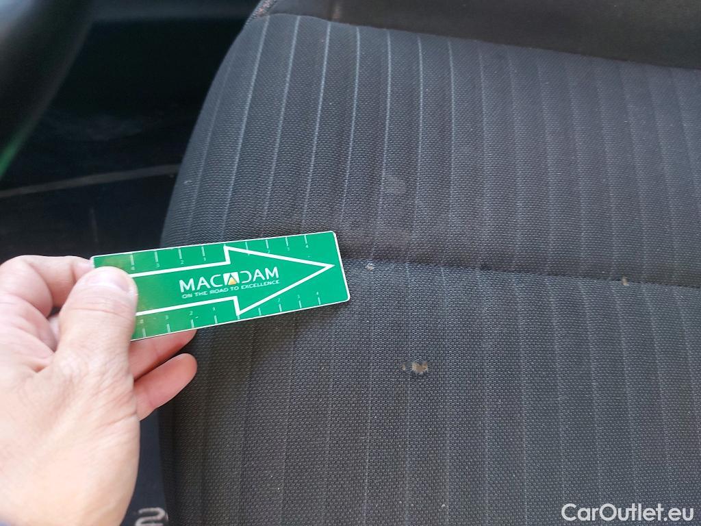  Peugeot  208 PEUGEOT  / 2019 / 5P / berlina con portón BlueHDi 73kW (100CV) Active #8