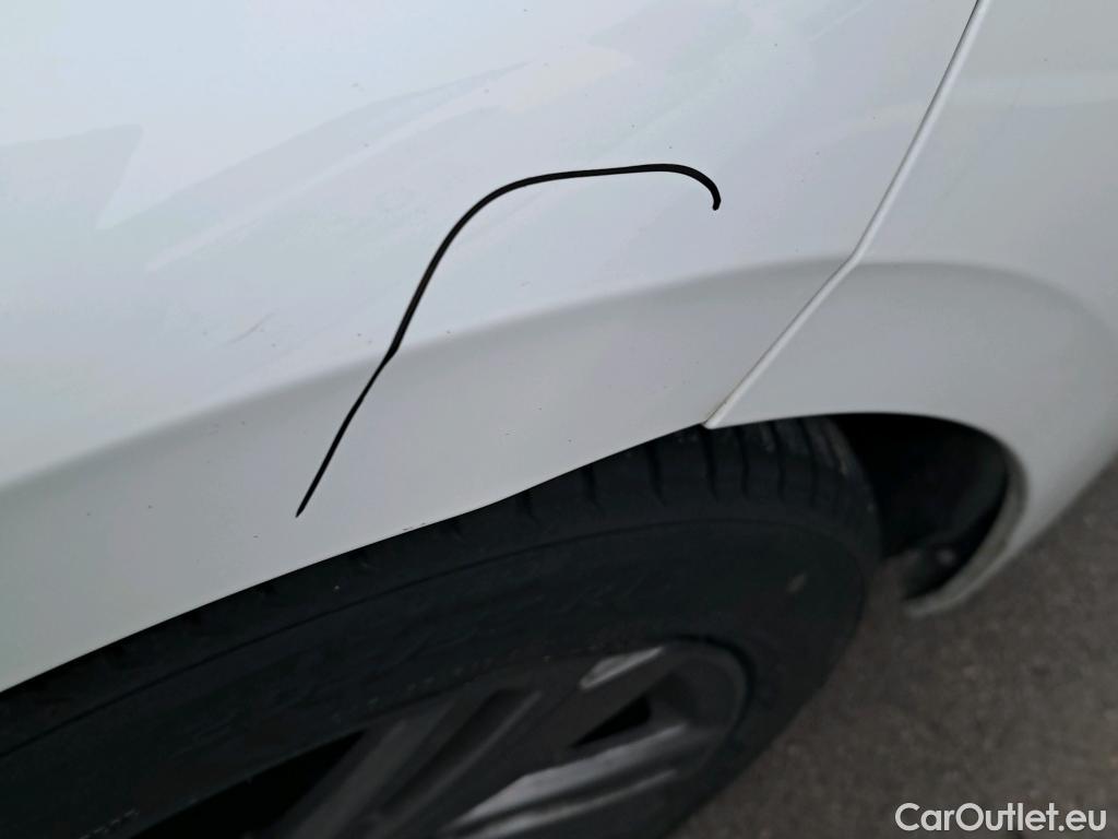  Peugeot  308 PEUGEOT  / 2021 / 5P / berlina con portón 5P Active Pack BlueHDi 130 S&S MAN #16