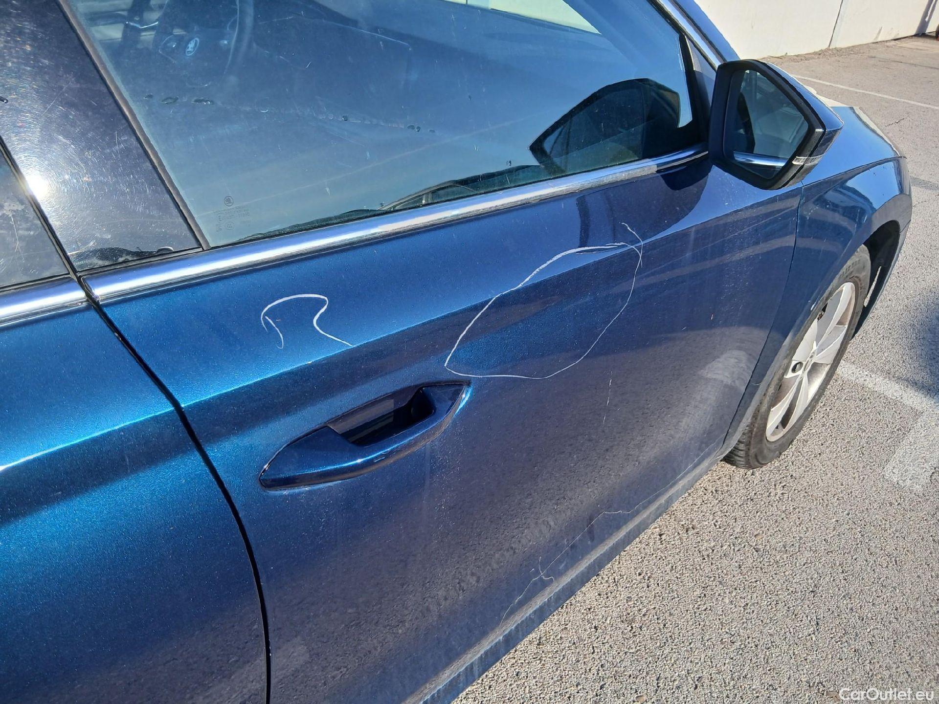  Skoda  Octavia SKODA  / 2020 / 5P / familiar Combi 2.0 TDI 85kW(115CV) DSG Ambition #26