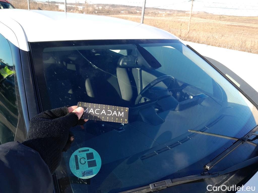  Citroen  C4 Cactus CITROEN  / 2018 / 5P / berlina con portón BlueHDi 100 S&S Feel #3