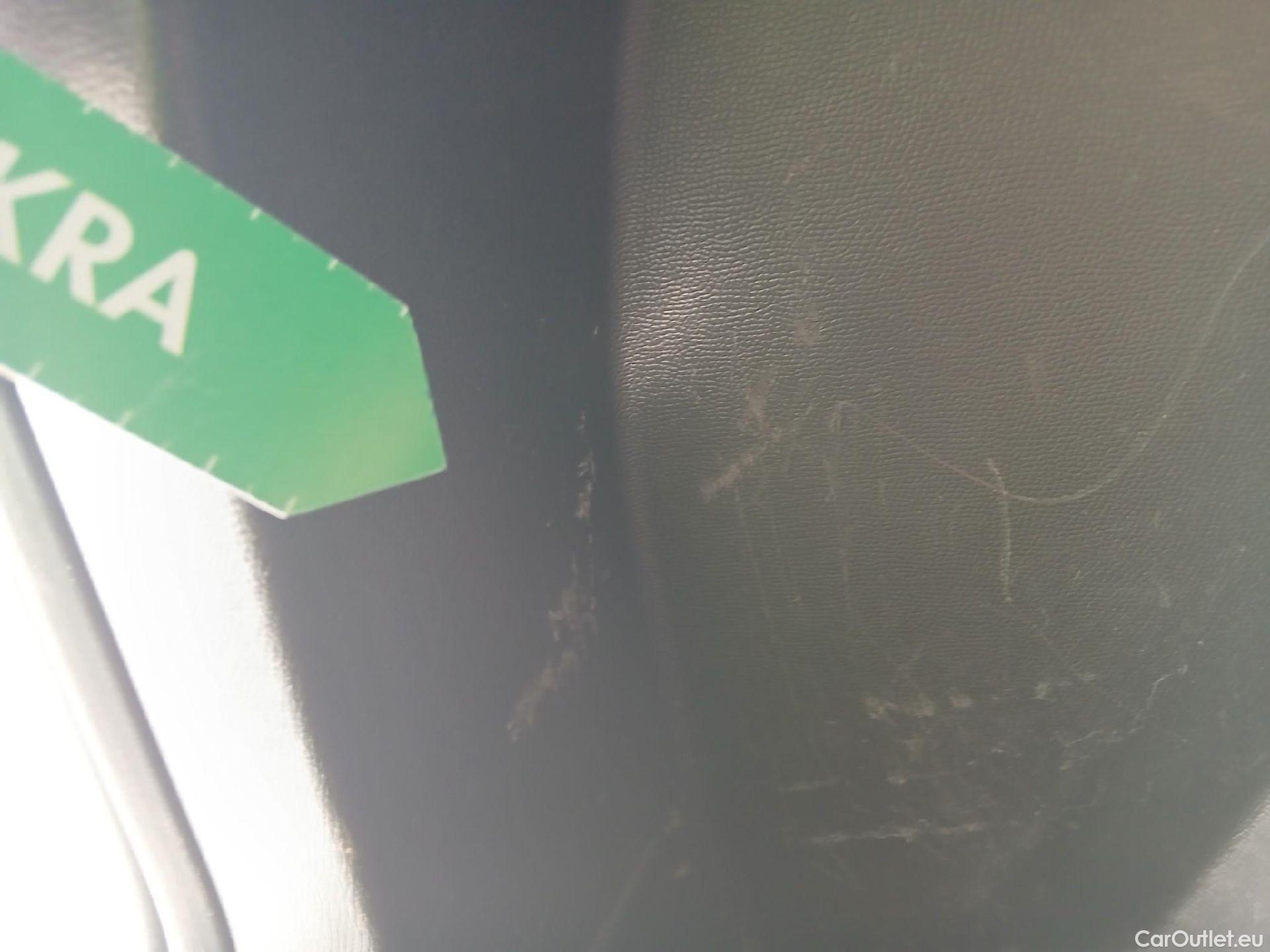  Peugeot  2008 PEUGEOT  / 2019 / 5P / todoterreno Active Pack BlueHDI 81kW (110CV) #23