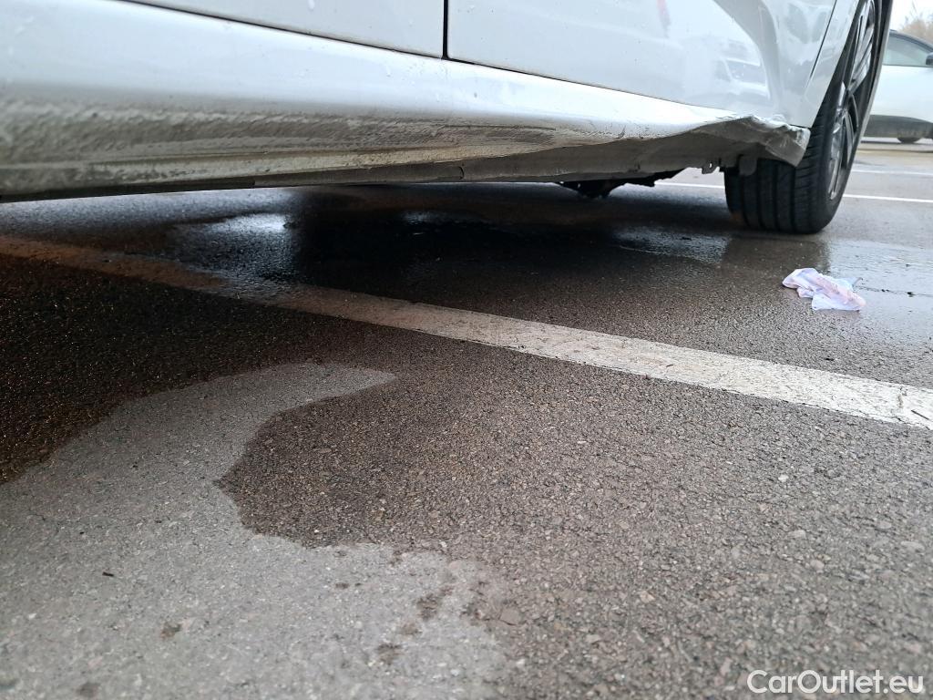  Peugeot  308 PEUGEOT  / 2021 / 5P / berlina con portón 5P Active Pack BlueHDi 130 S&S MAN #2