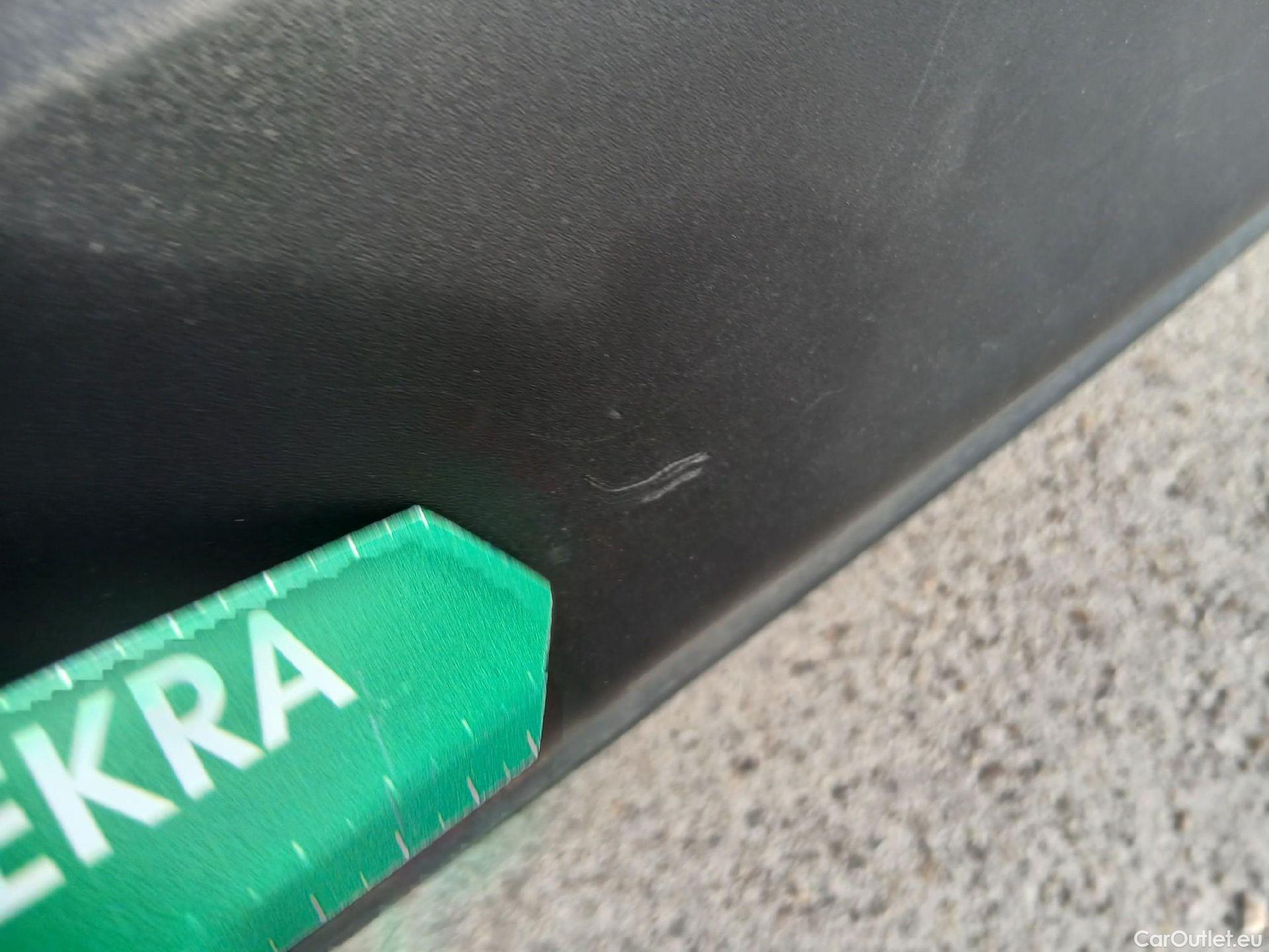  Peugeot  2008 PEUGEOT  / 2019 / 5P / todoterreno Active Pack BlueHDI 81kW (110CV) #25