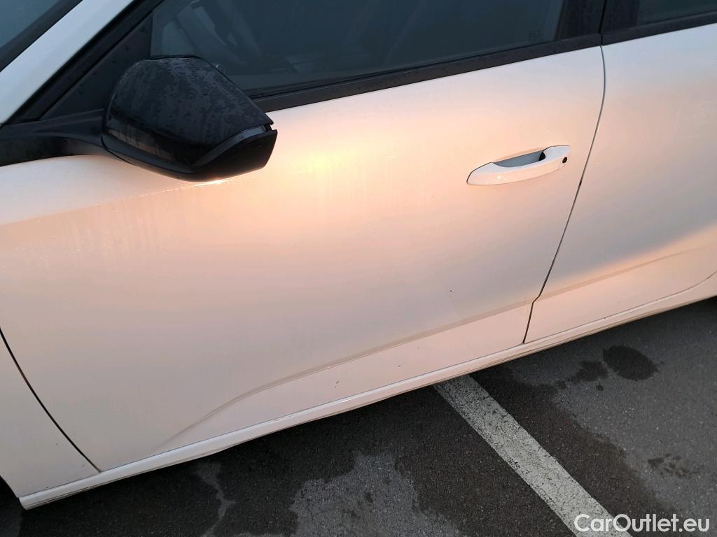  Peugeot  308 PEUGEOT  / 2021 / 5P / berlina con portón 5P Active Pack BlueHDi 130 S&S MAN #35