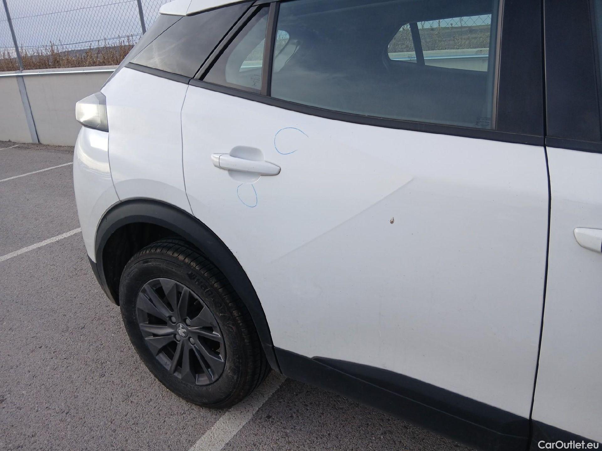  Peugeot  2008 PEUGEOT  / 2019 / 5P / todoterreno Active Pack BlueHDI 81kW (110CV) #33