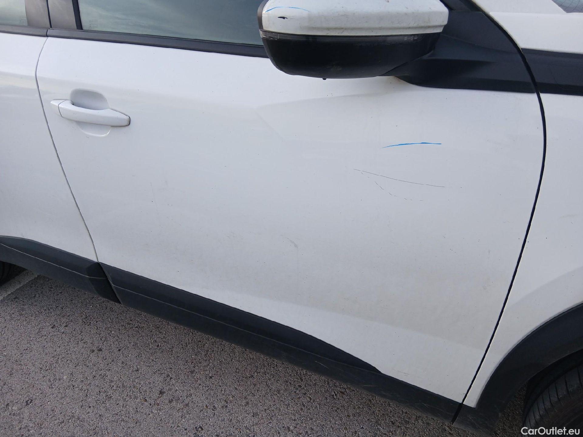  Peugeot  2008 PEUGEOT  / 2019 / 5P / todoterreno Active Pack BlueHDI 81kW (110CV) #35