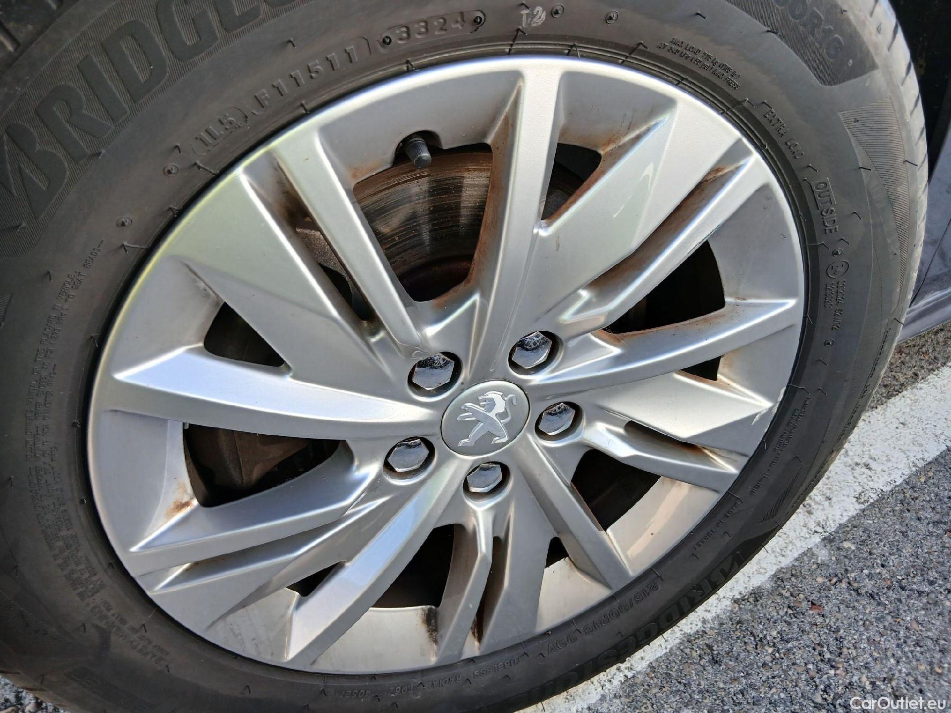  Peugeot  508 PEUGEOT  / 2018 / 5P / berlina con portón 5P Active Pack BlueHDi 130 S&S EAT8 #1