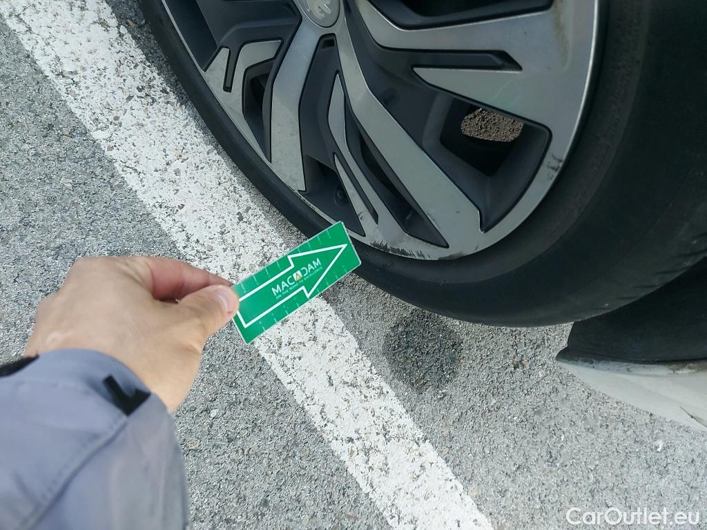  Peugeot  208 PEUGEOT  / 2019 / 5P / berlina con portón BlueHDi 73kW (100CV) Active #14