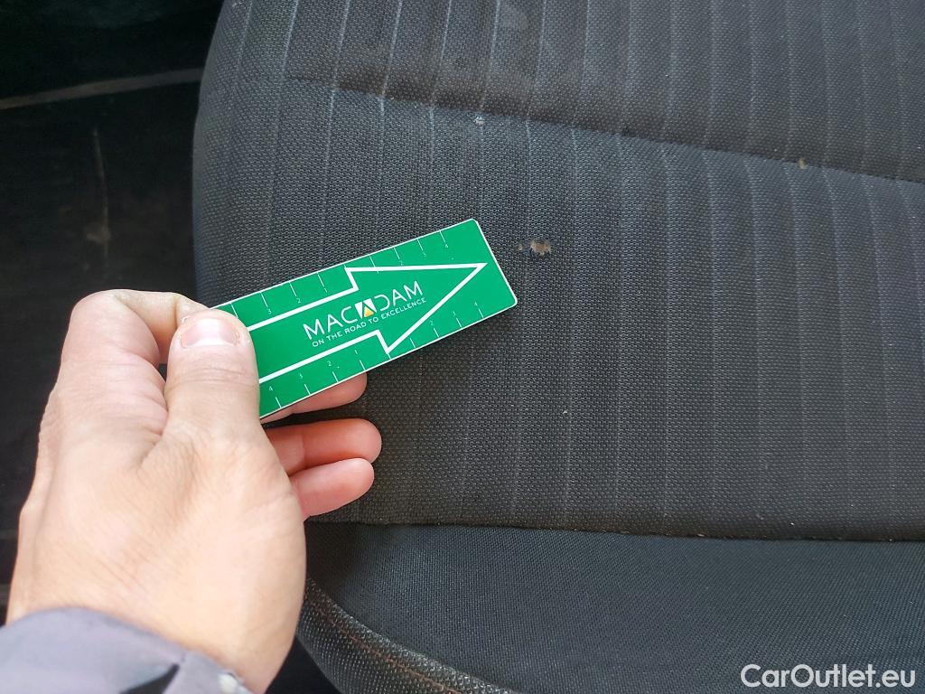  Peugeot  208 PEUGEOT  / 2019 / 5P / berlina con portón BlueHDi 73kW (100CV) Active #7