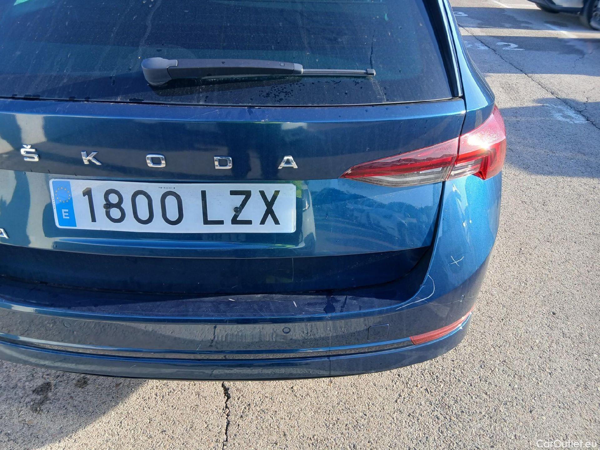  Skoda  Octavia SKODA  / 2020 / 5P / familiar Combi 2.0 TDI 85kW(115CV) DSG Ambition #22