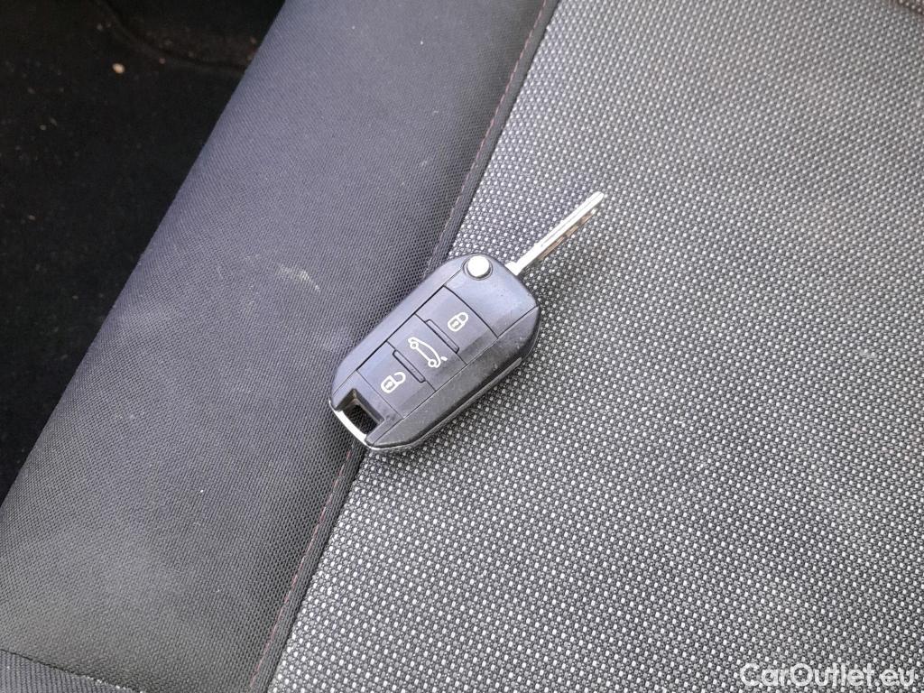  Citroen  C4 Cactus CITROEN  / 2018 / 5P / berlina con portón BlueHDi 100 S&S Feel #5