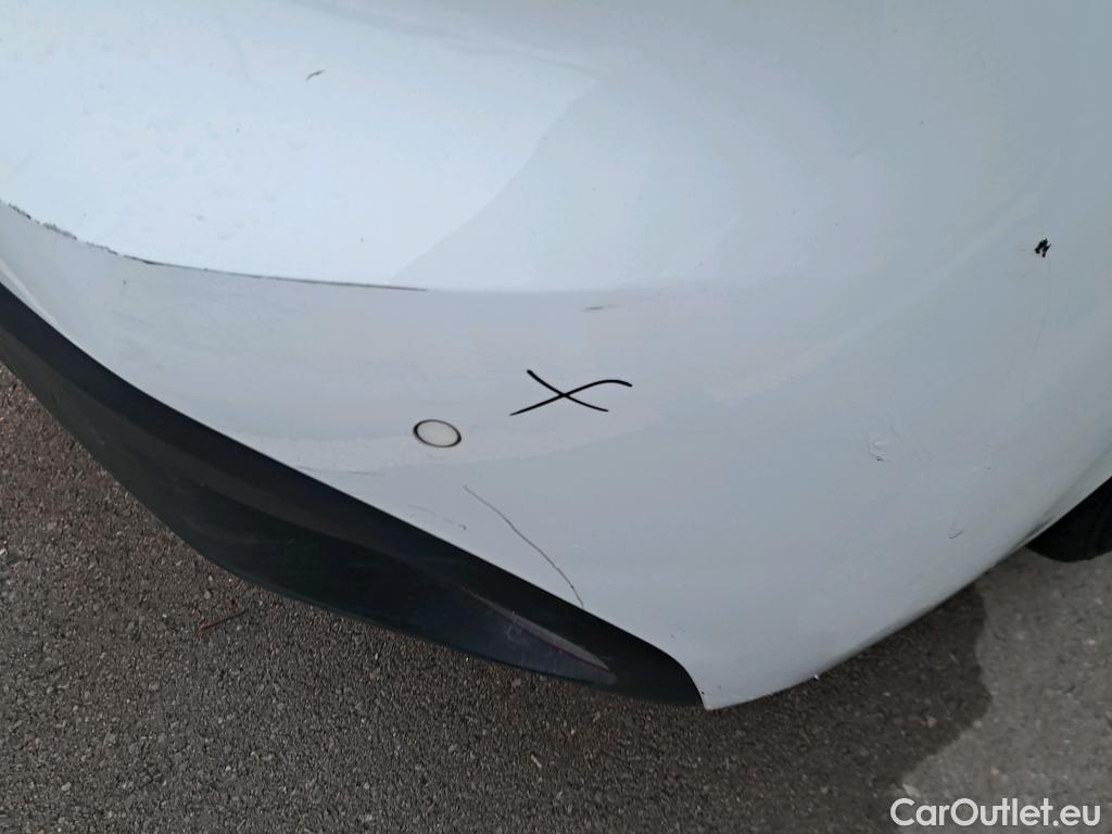  Peugeot  308 PEUGEOT  / 2021 / 5P / berlina con portón 5P Active Pack BlueHDi 130 S&S MAN #32