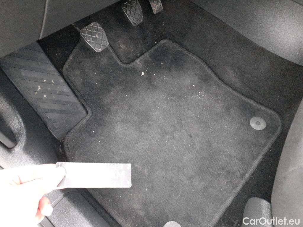  Skoda  Karoq SKODA  / 2021 / 5P / todoterreno 2.0 TDI 85kW (115CV) Ambition (AC) #4