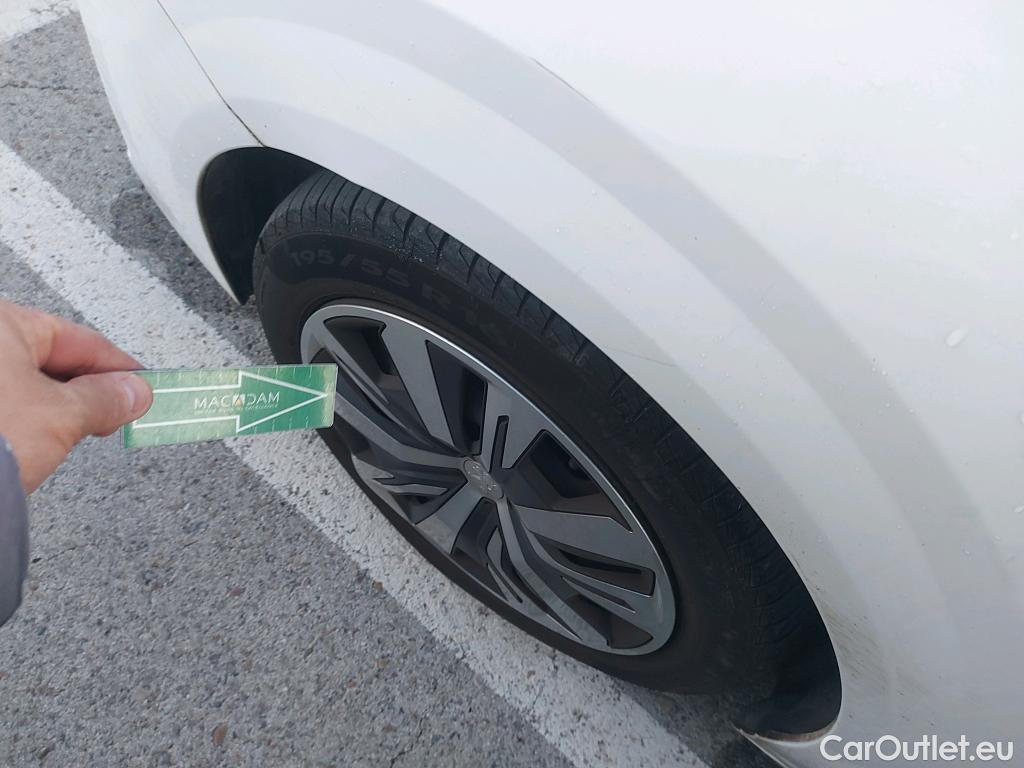  Peugeot  208 PEUGEOT  / 2019 / 5P / berlina con portón BlueHDi 73kW (100CV) Active #11