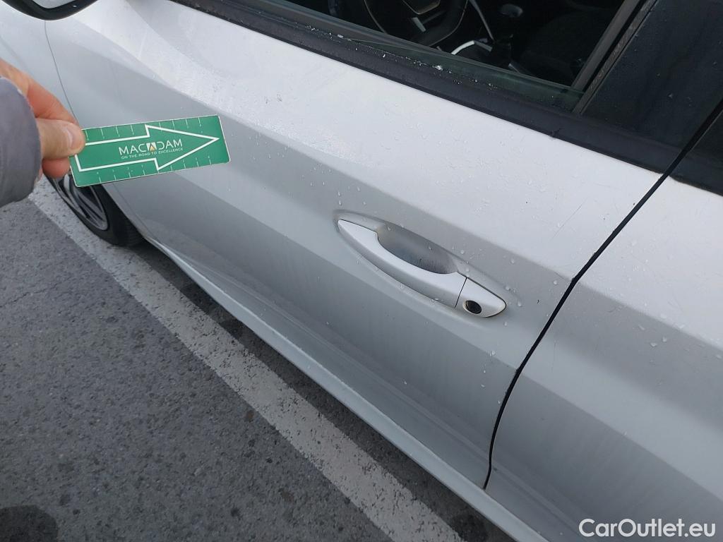  Peugeot  208 PEUGEOT  / 2019 / 5P / berlina con portón BlueHDi 73kW (100CV) Active #9