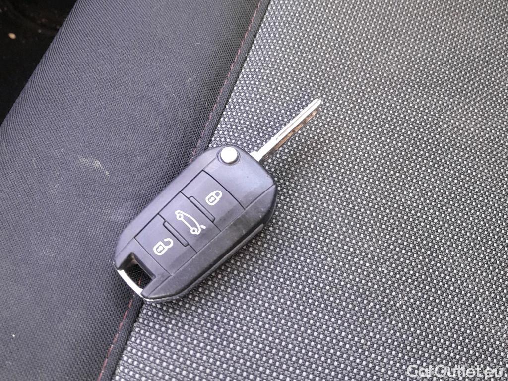  Citroen  C4 Cactus CITROEN  / 2018 / 5P / berlina con portón BlueHDi 100 S&S Feel #6