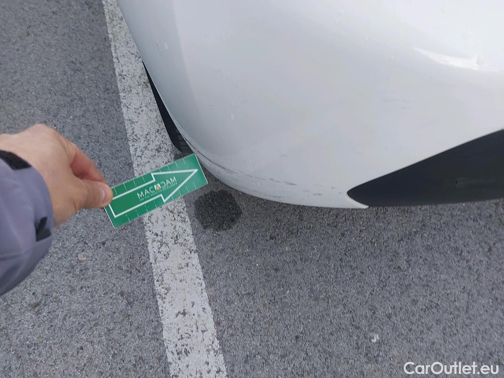  Peugeot  208 PEUGEOT  / 2019 / 5P / berlina con portón BlueHDi 73kW (100CV) Active #21