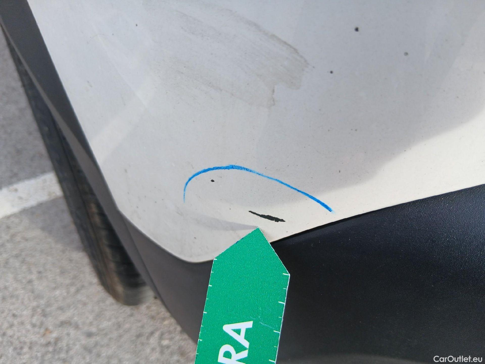  Peugeot  2008 PEUGEOT  / 2019 / 5P / todoterreno Active Pack BlueHDI 81kW (110CV) #16