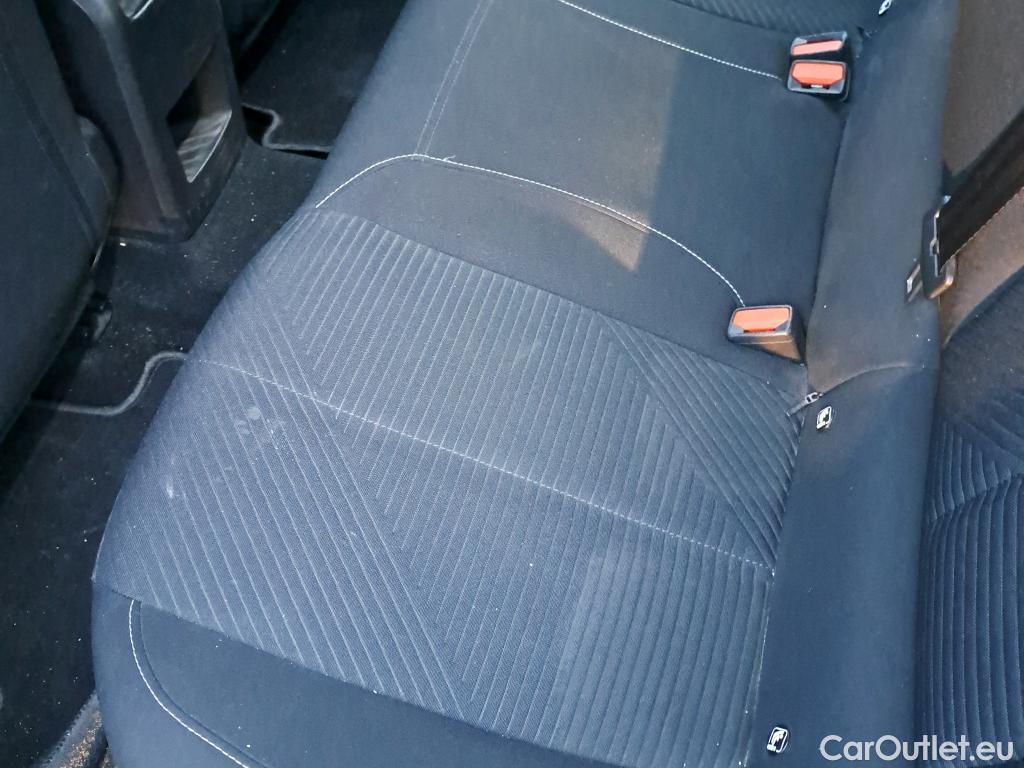  Peugeot  308 PEUGEOT  / 2021 / 5P / berlina con portón 5P Active Pack BlueHDi 130 S&S MAN #27