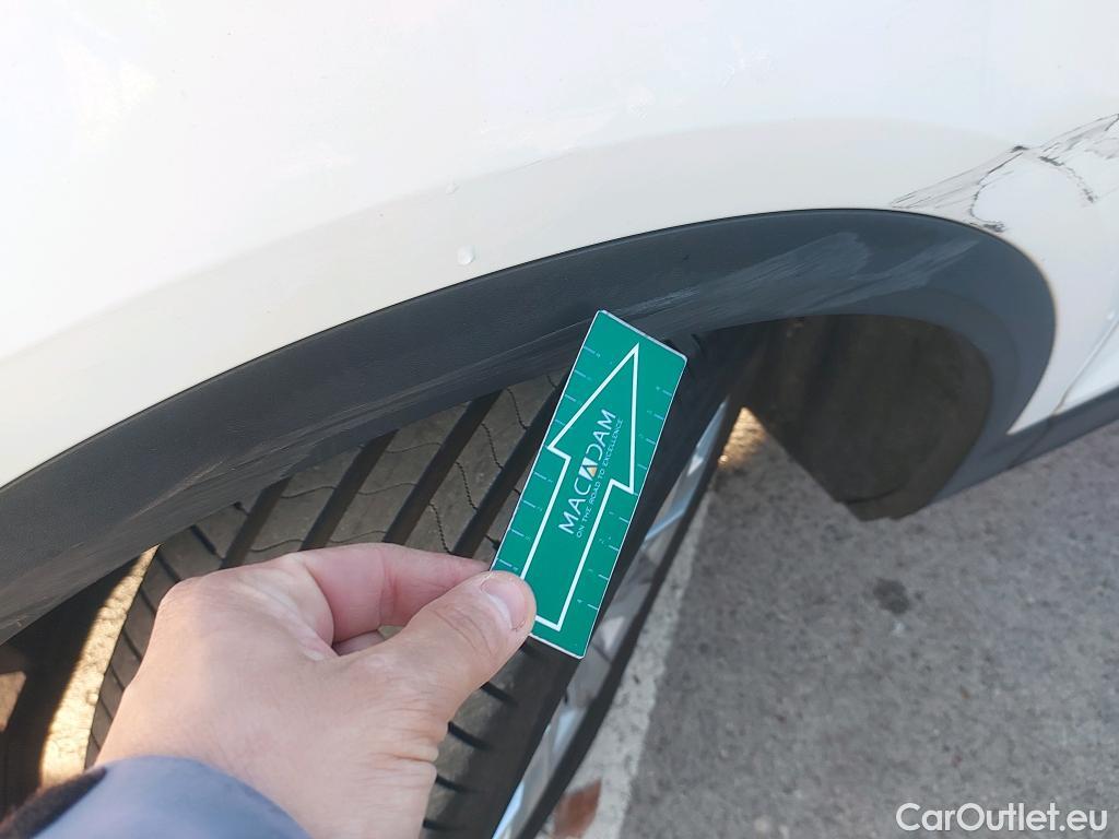  Volkswagen  T-ROC VOLKSWAGEN  / 2017 / 5P / todoterreno Advance 1.0 TSI 85kW (115CV) #35