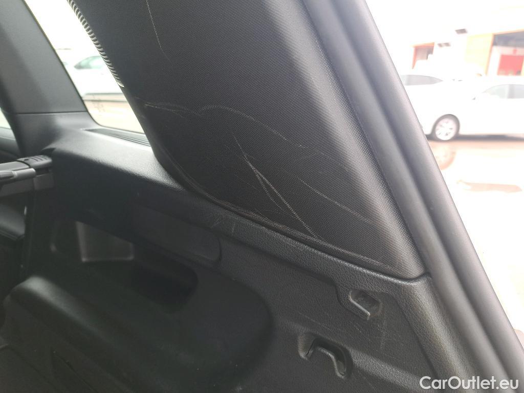  Mercedes  GLB MERCEDES-BENZ  / 2019 / 5P / todoterreno 2.0  220 D 4MATIC DCT 140KW (190CV) #29