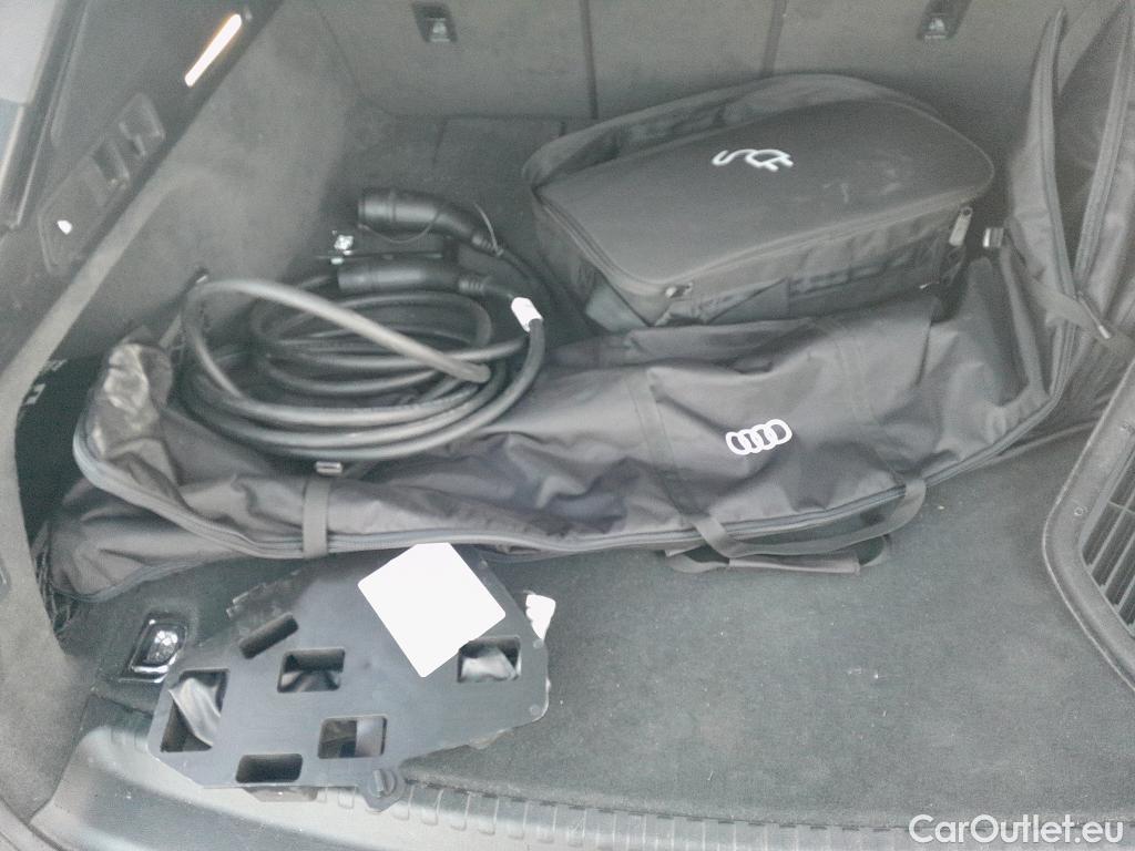  Audi  A6 AUDI  / 2018 / 5P / familiar Avant 50 TFSIe quattro-ultra Black Line #9