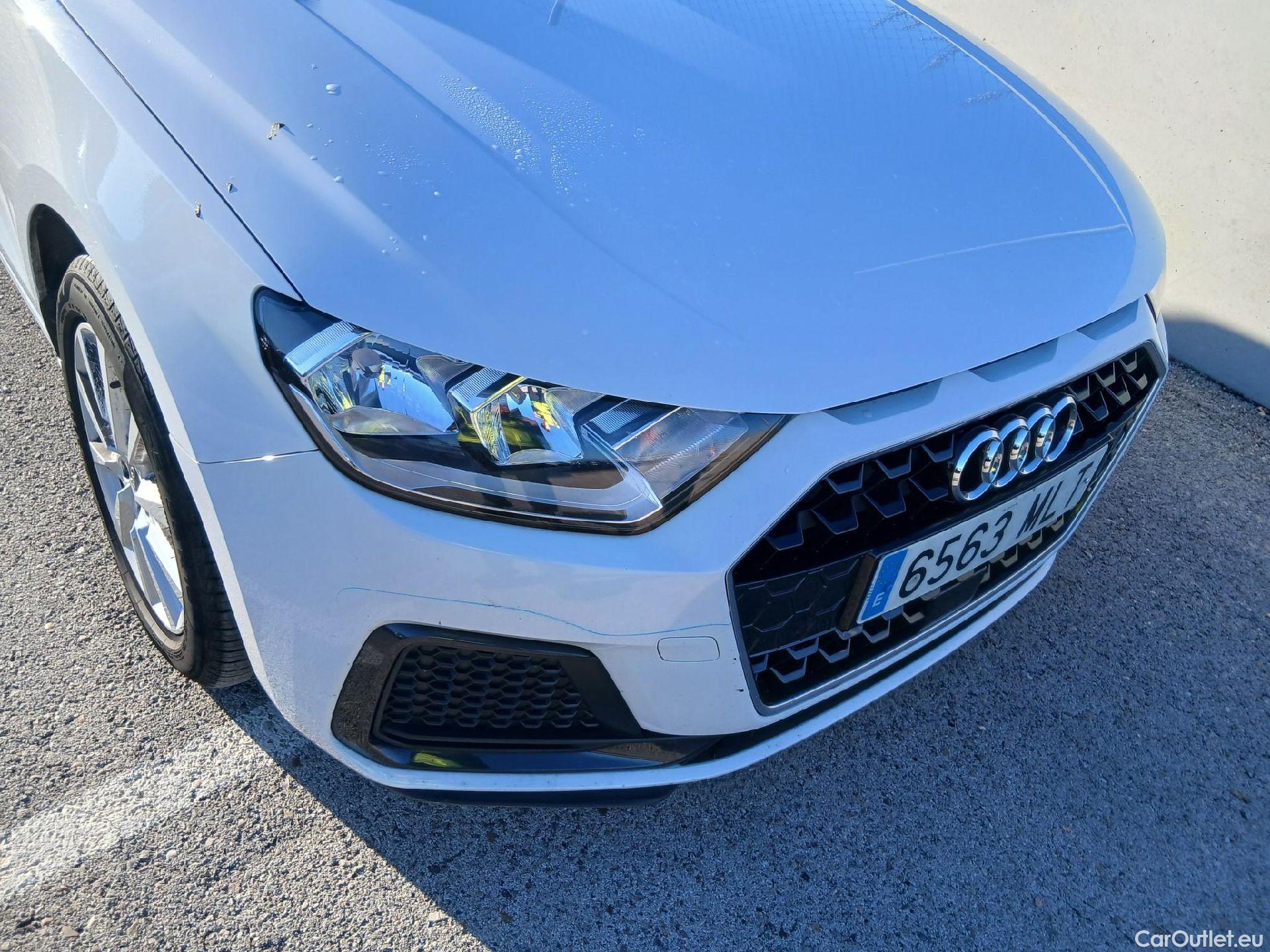  Audi  A1 Sportback AUDI A1 / 2018 / 5P / berlina con portón Sportback Advanced 30 TFSI 81kW (110CV) #7