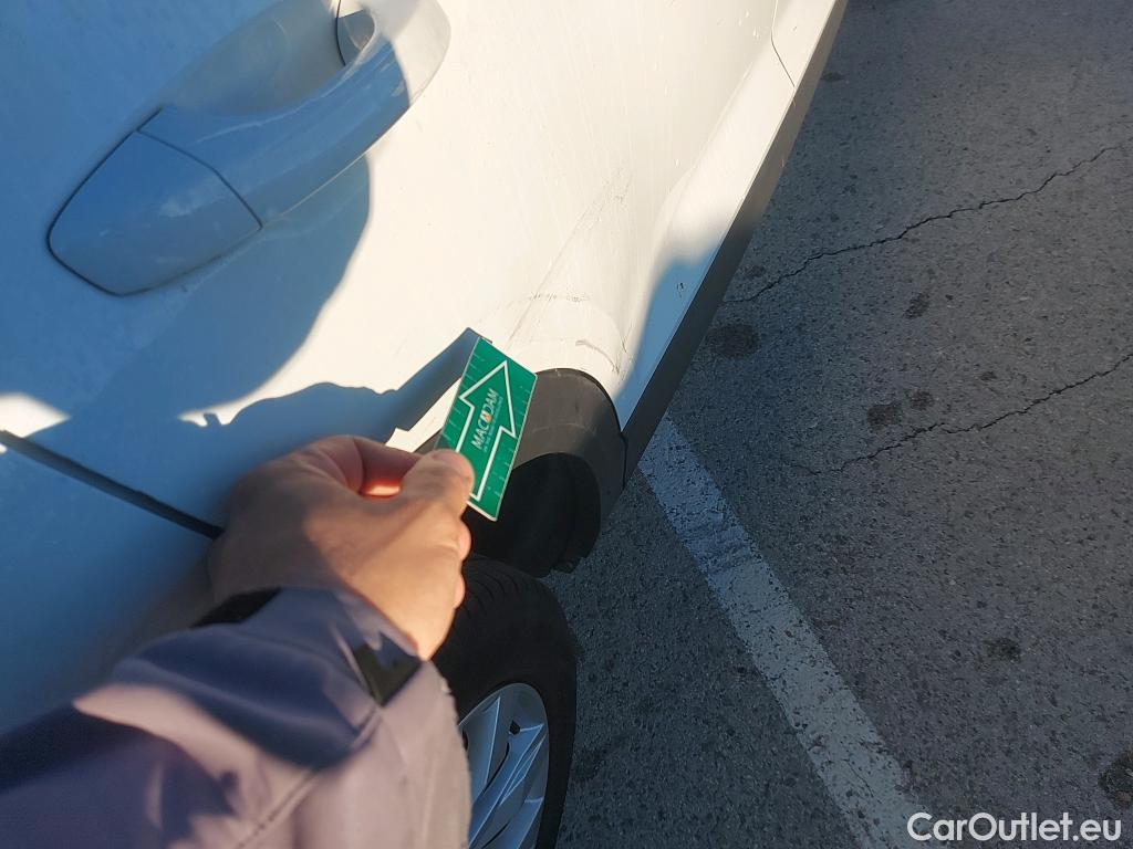  Volkswagen  T-ROC VOLKSWAGEN  / 2017 / 5P / todoterreno Advance 1.0 TSI 85kW (115CV) #18