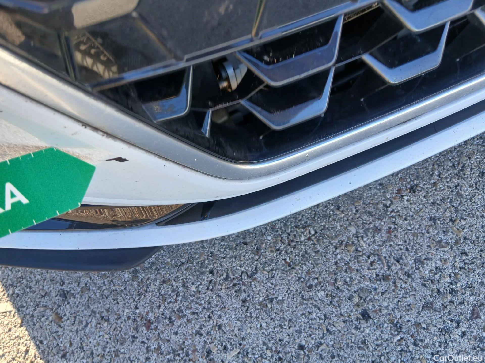  Audi  A1 Sportback AUDI A1 / 2018 / 5P / berlina con portón Sportback Advanced 30 TFSI 81kW (110CV) #6