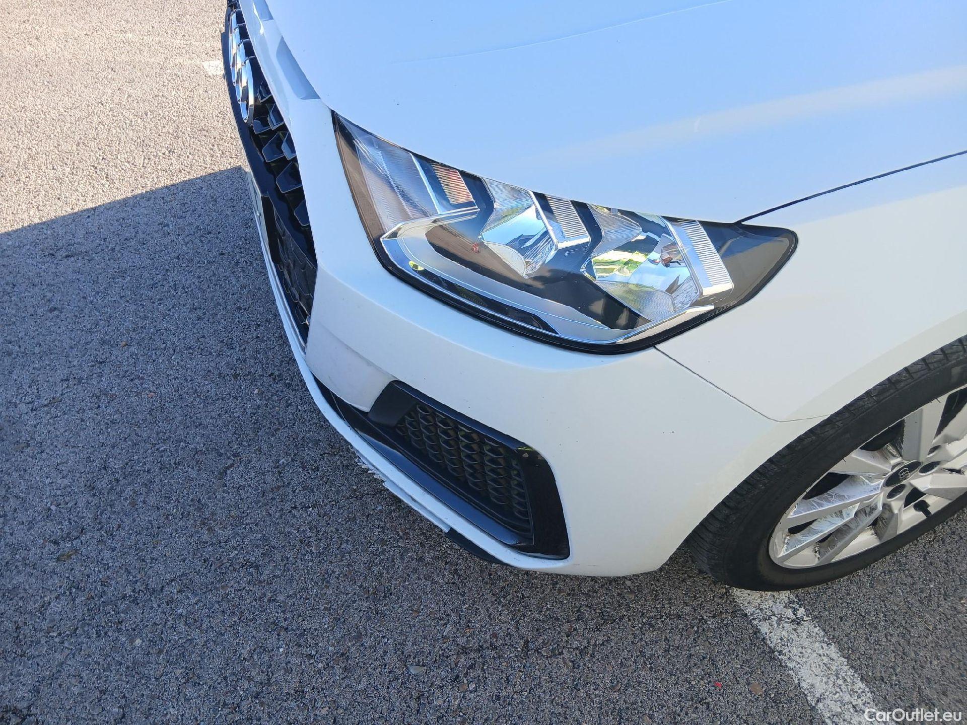  Audi  A1 Sportback AUDI A1 / 2018 / 5P / berlina con portón Sportback Advanced 30 TFSI 81kW (110CV) #11