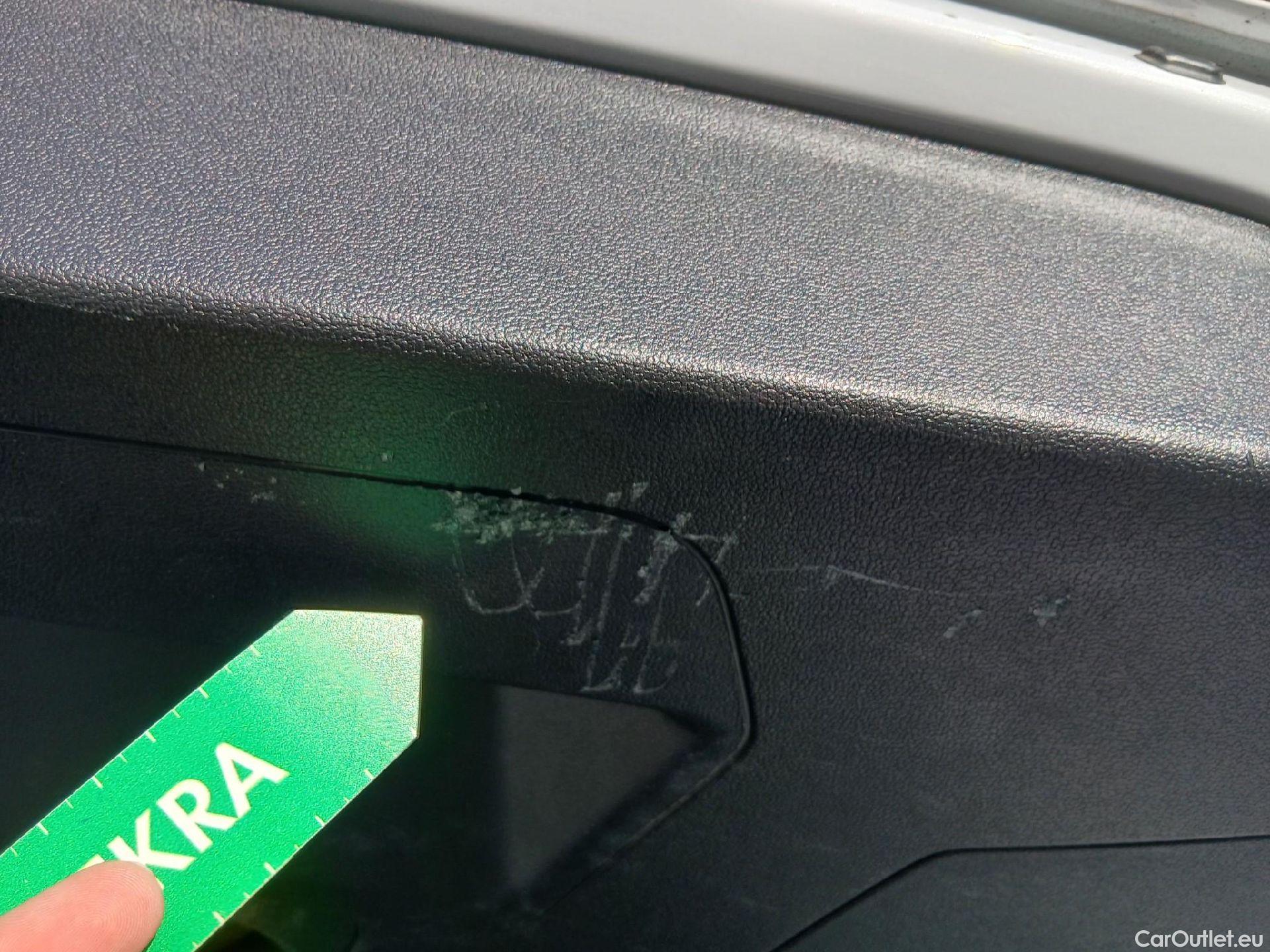  Audi  A1 Sportback AUDI A1 / 2018 / 5P / berlina con portón Sportback Advanced 30 TFSI 81kW (110CV) #3