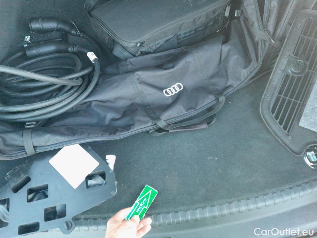  Audi  A6 AUDI  / 2018 / 5P / familiar Avant 50 TFSIe quattro-ultra Black Line #3