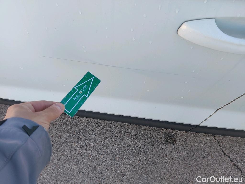  Volkswagen  T-ROC VOLKSWAGEN  / 2017 / 5P / todoterreno Advance 1.0 TSI 85kW (115CV) #29