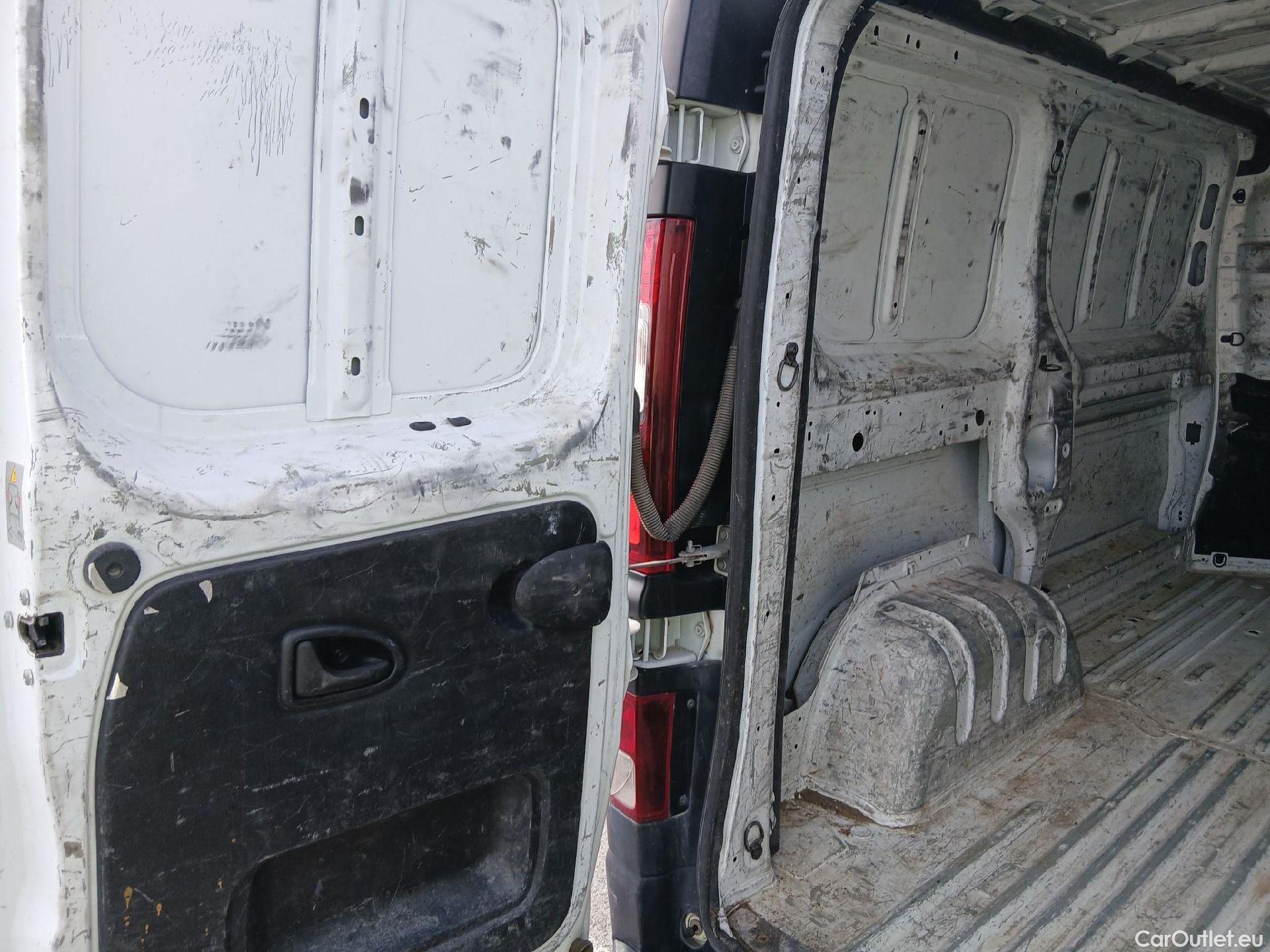  Nissan  NV300 NISSAN  / 2016 / 4P / furgón 1.6dCi 88kW (120CV) L1H1 1T BASIC #8