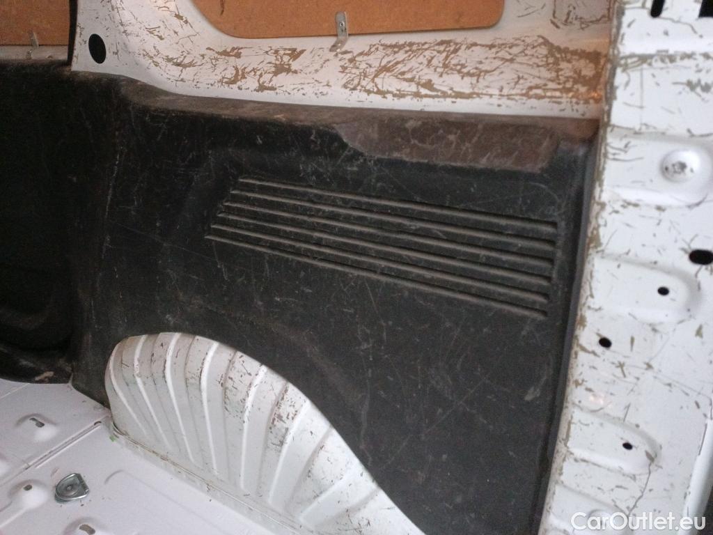  Peugeot  Partner PEUGEOT  / 2018 / 3P / furgón derivado de turismo Pro Standard 600kg BlueHDi 73kW (AC) #26