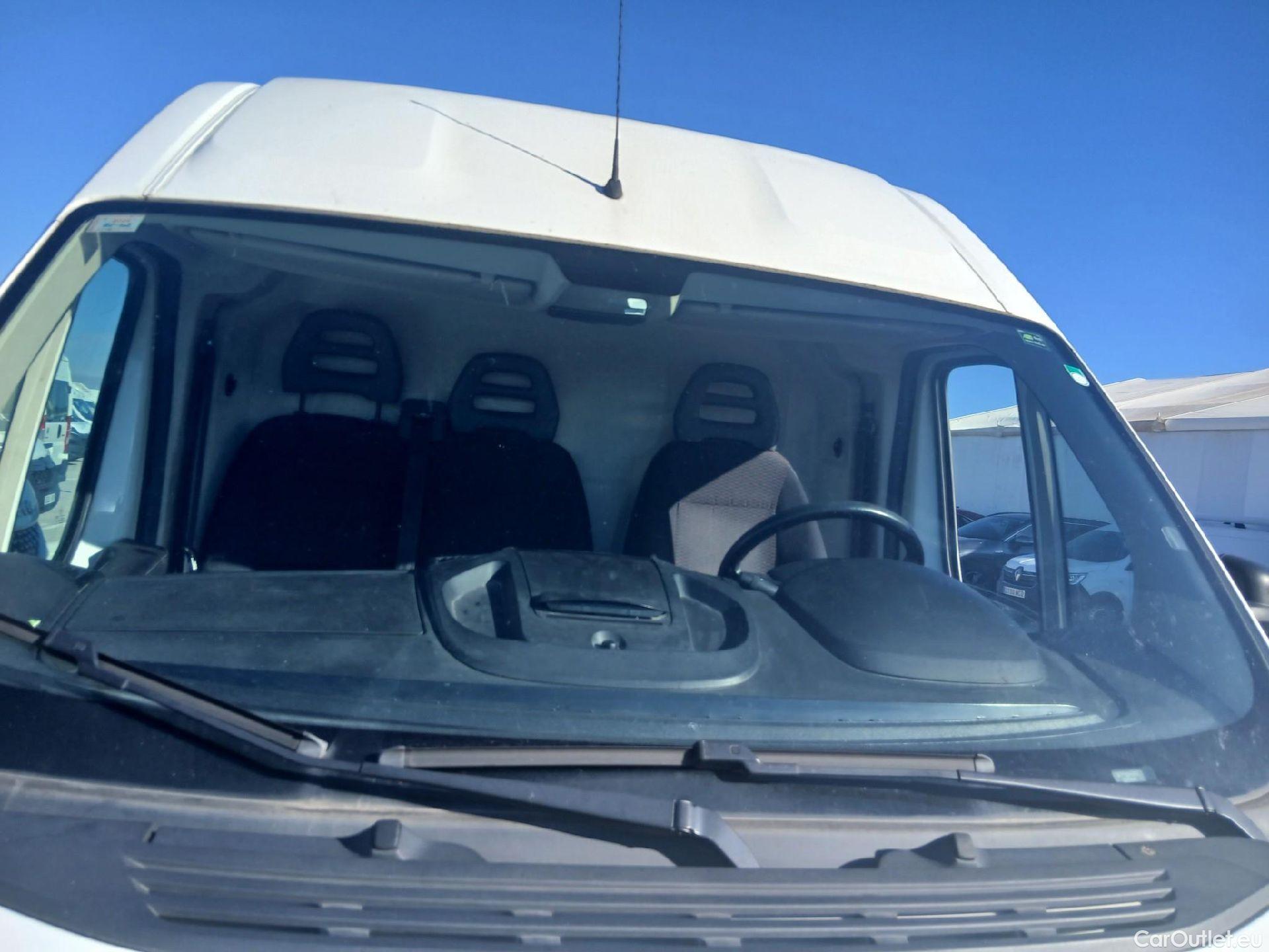  Citroen  Jumper CITROEN  / 2014 / 4P / furgón BlueHDi 88KW (120CV) Furgón 33L2H2 #23