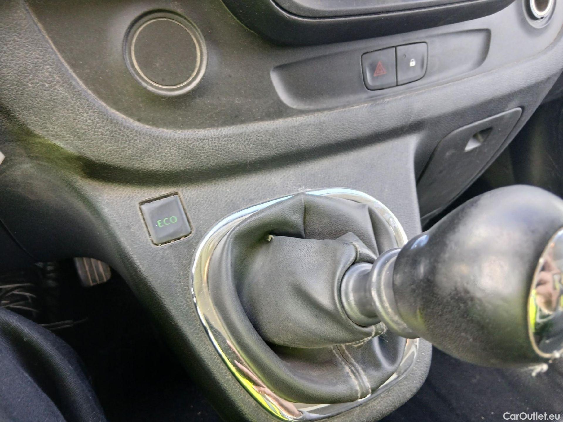  Nissan  NV300 NISSAN  / 2016 / 4P / furgón 1.6dCi 88kW (120CV) L1H1 1T BASIC #2