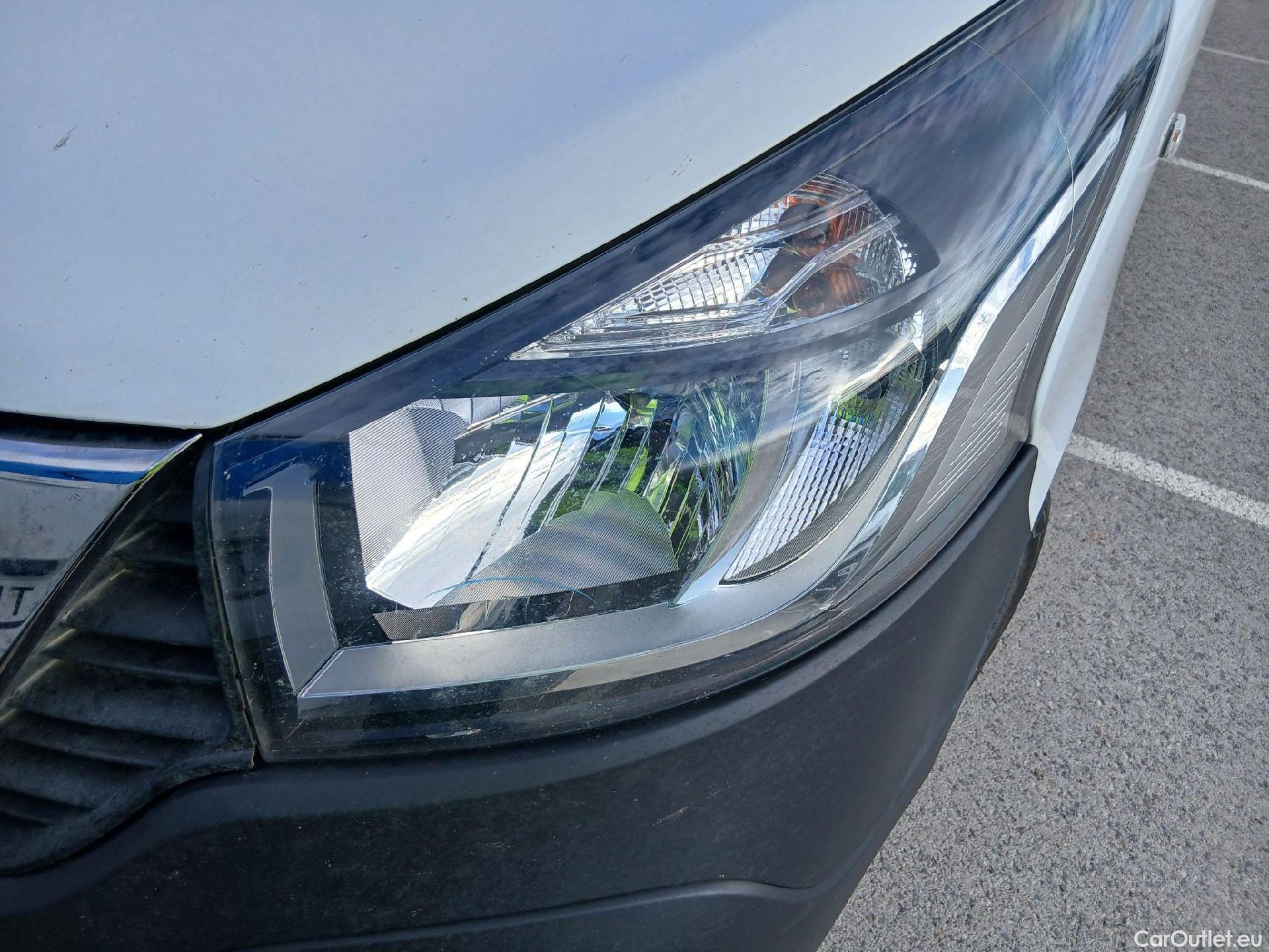  Nissan  NV300 NISSAN  / 2016 / 4P / furgón 1.6dCi 88kW (120CV) L1H1 1T BASIC #22