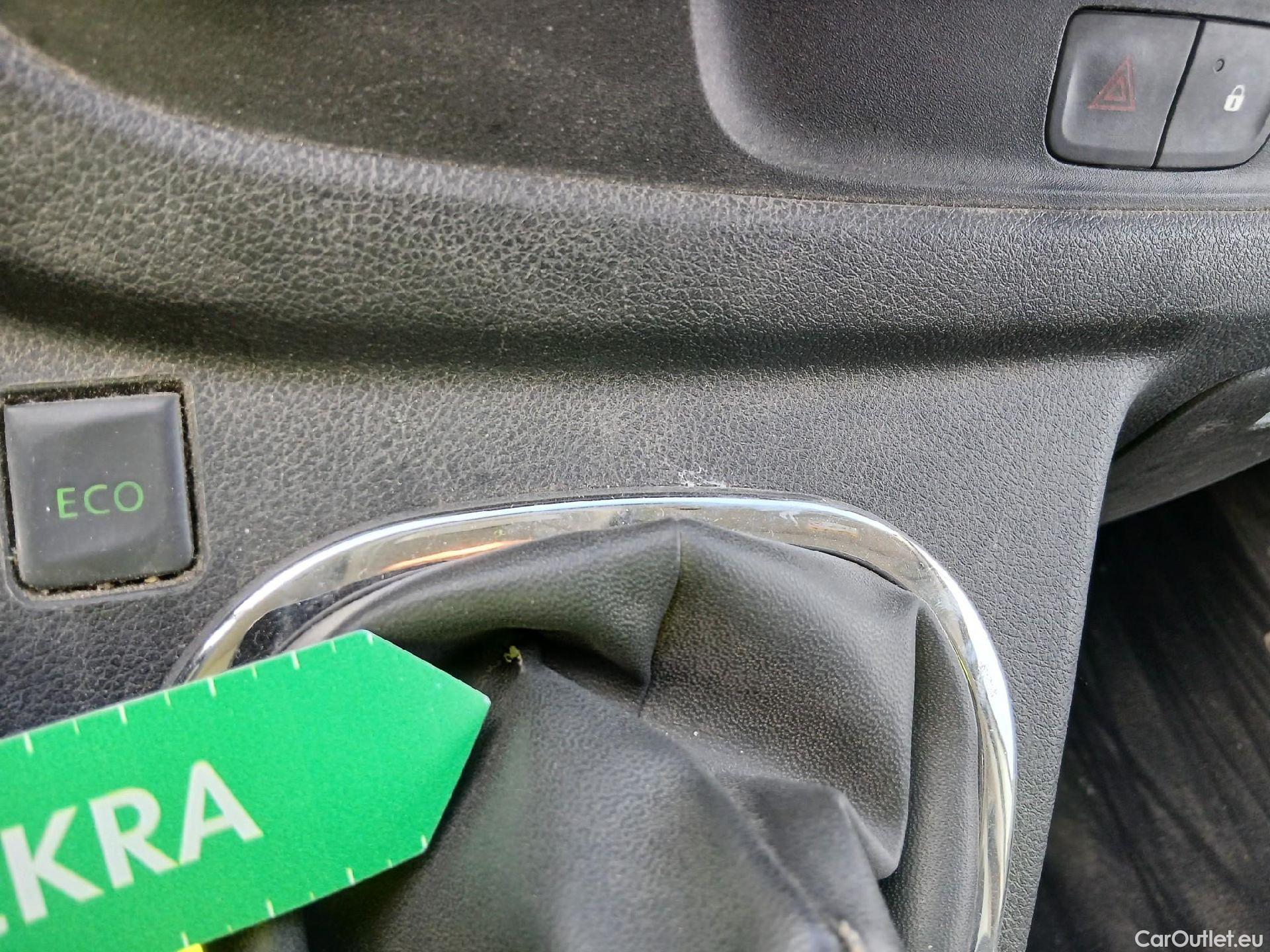  Nissan  NV300 NISSAN  / 2016 / 4P / furgón 1.6dCi 88kW (120CV) L1H1 1T BASIC #3