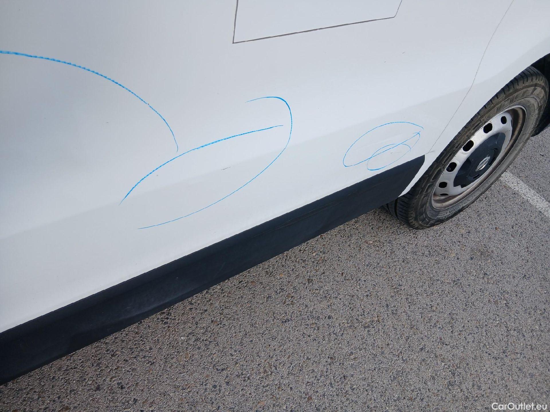  Nissan  NV300 NISSAN  / 2016 / 4P / furgón 1.6dCi 88kW (120CV) L1H1 1T BASIC #30