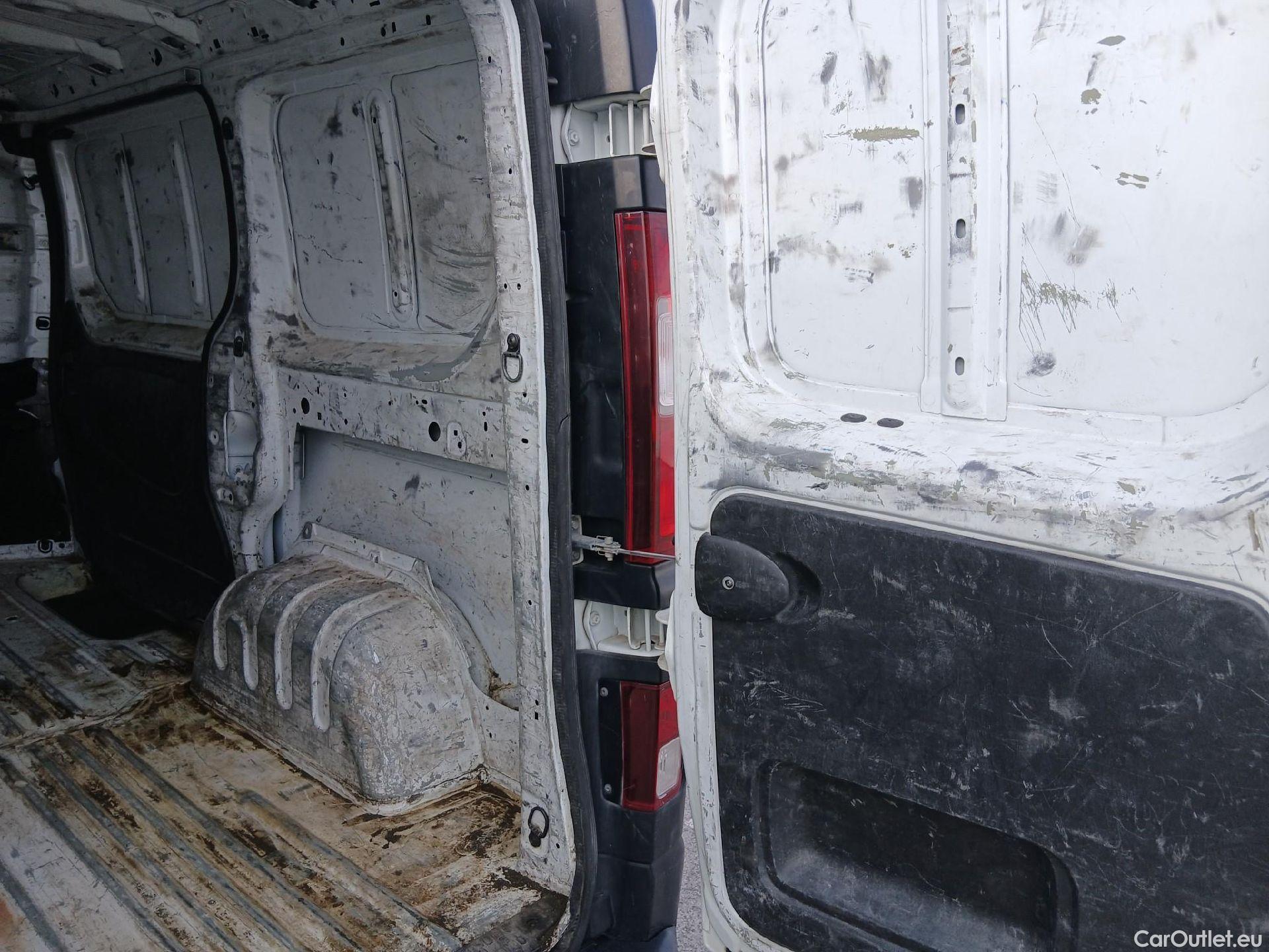  Nissan  NV300 NISSAN  / 2016 / 4P / furgón 1.6dCi 88kW (120CV) L1H1 1T BASIC #7