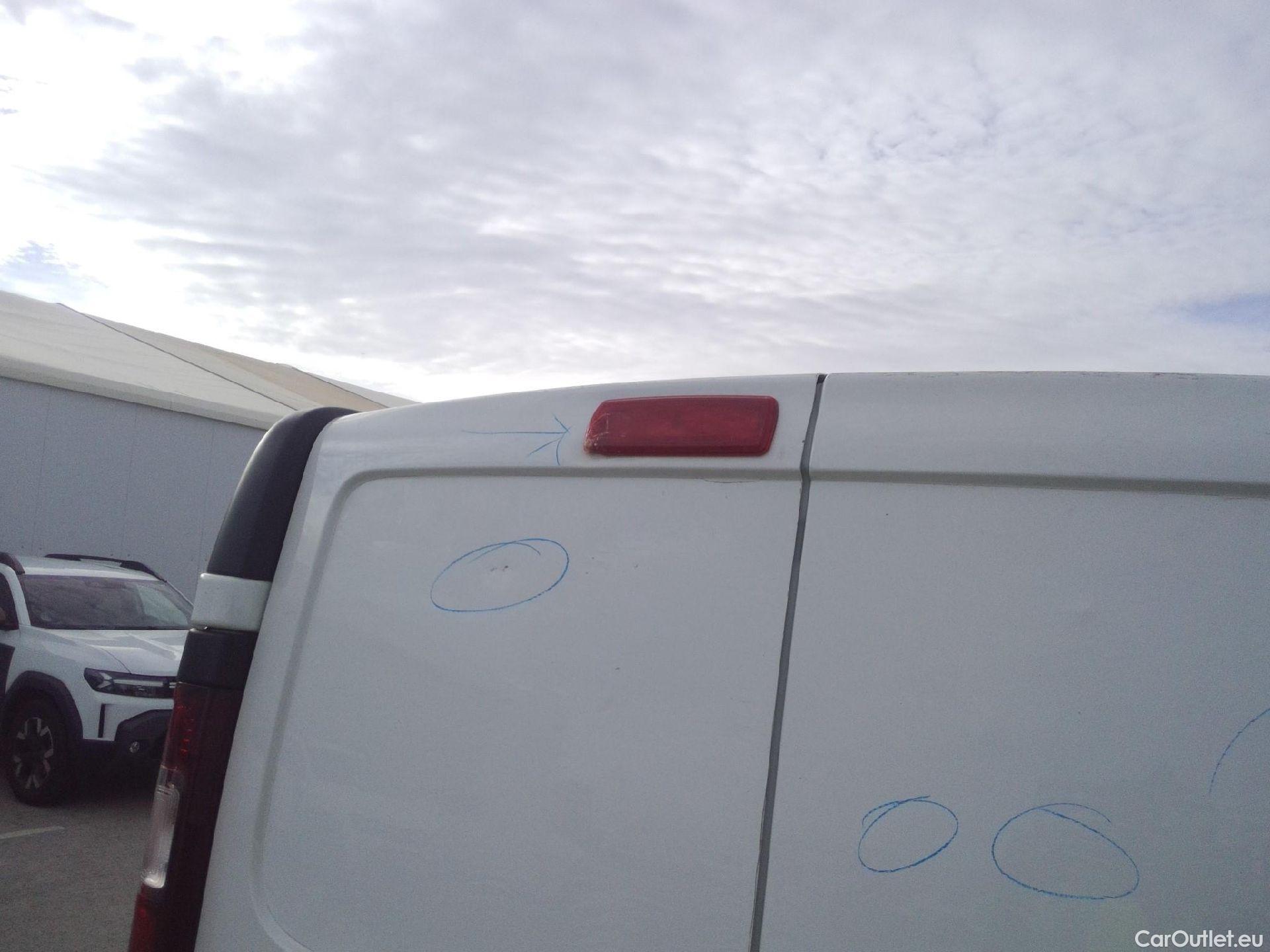  Nissan  NV300 NISSAN  / 2016 / 4P / furgón 1.6dCi 88kW (120CV) L1H1 1T BASIC #35