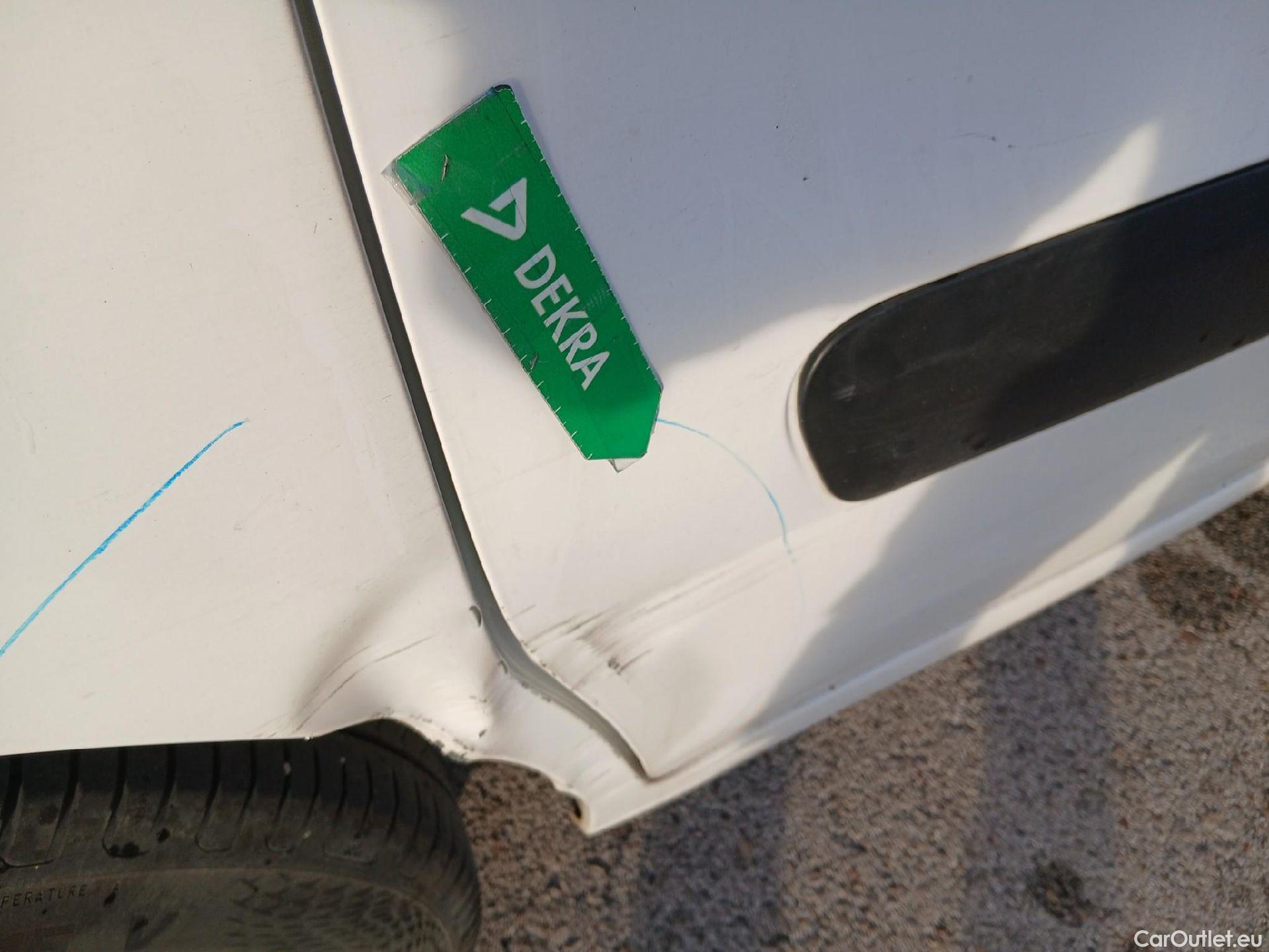  Citroen  Berlingo  Combi Live Edition 1.6 BlueHDi 100CV MT5 E6 #36